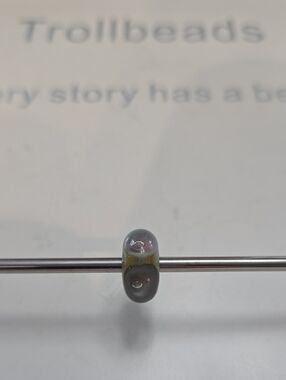 Trollbeads Iridescent Green-Gray Glass Bead